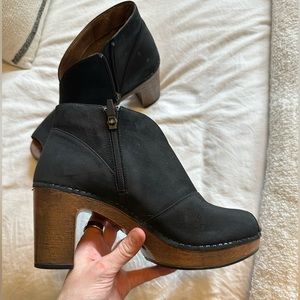 Danskos dark-blue open-toe chunky heels!! Size 38